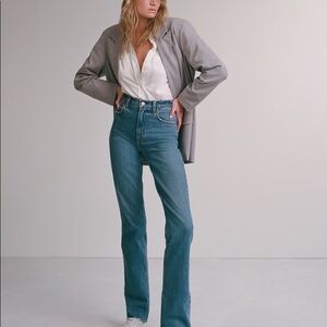 Abercrombie and Fitch Ultra High Rise The 90s Straight Size 27